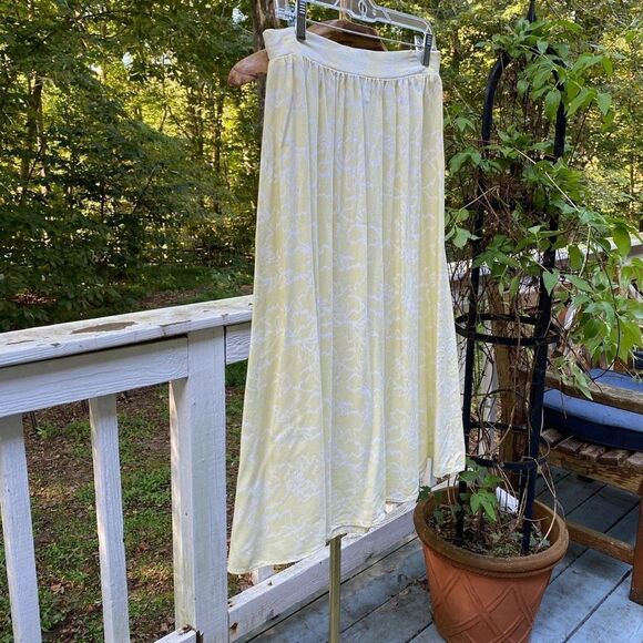 Nine West Pale Yellow White Abstract Stretch Midi Skirt - Picture 3 of 8